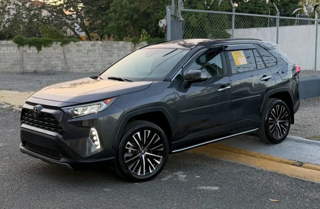 Toyota RAV4 XLE 2022
