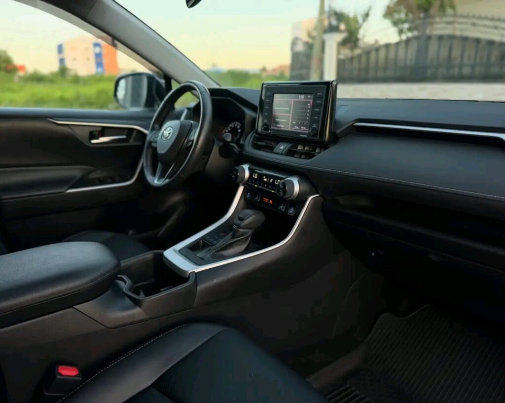 Toyota RAV4 XLE 2022