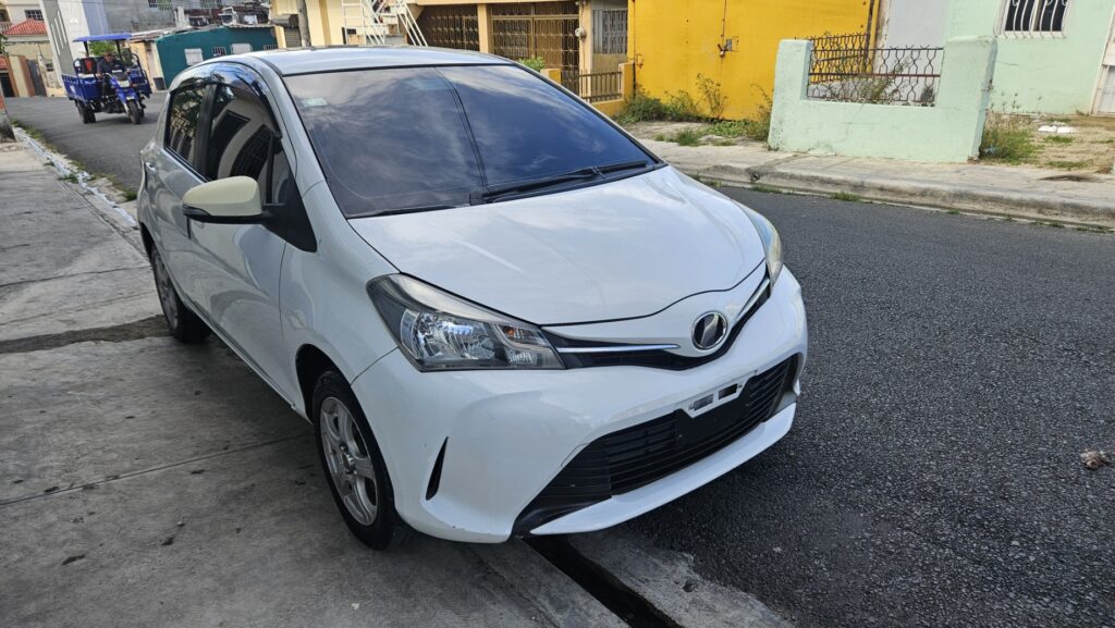 Toyota Vitz 2015