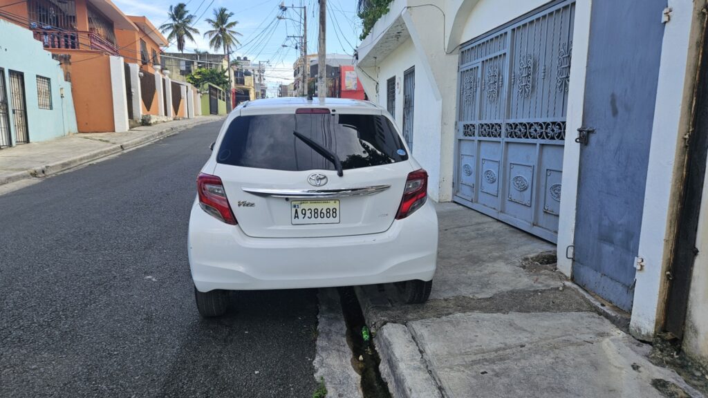 Toyota Vitz 2015