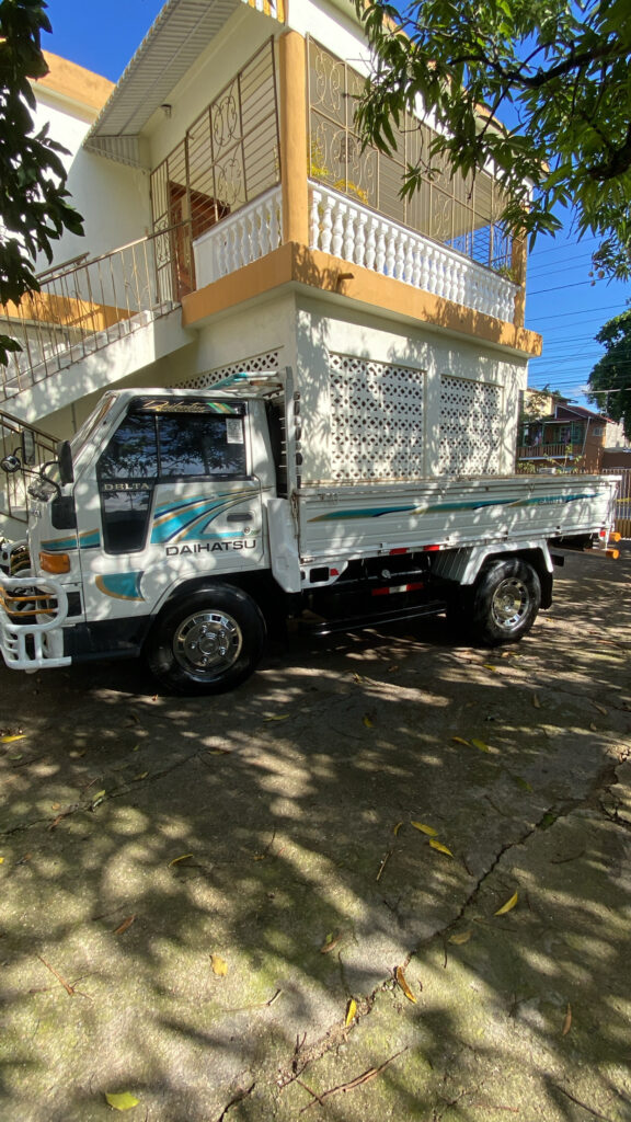 Daihatsu Delta 2006