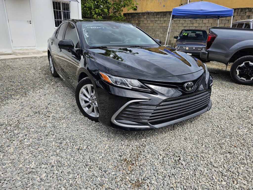 Toyota Camry LE 2021