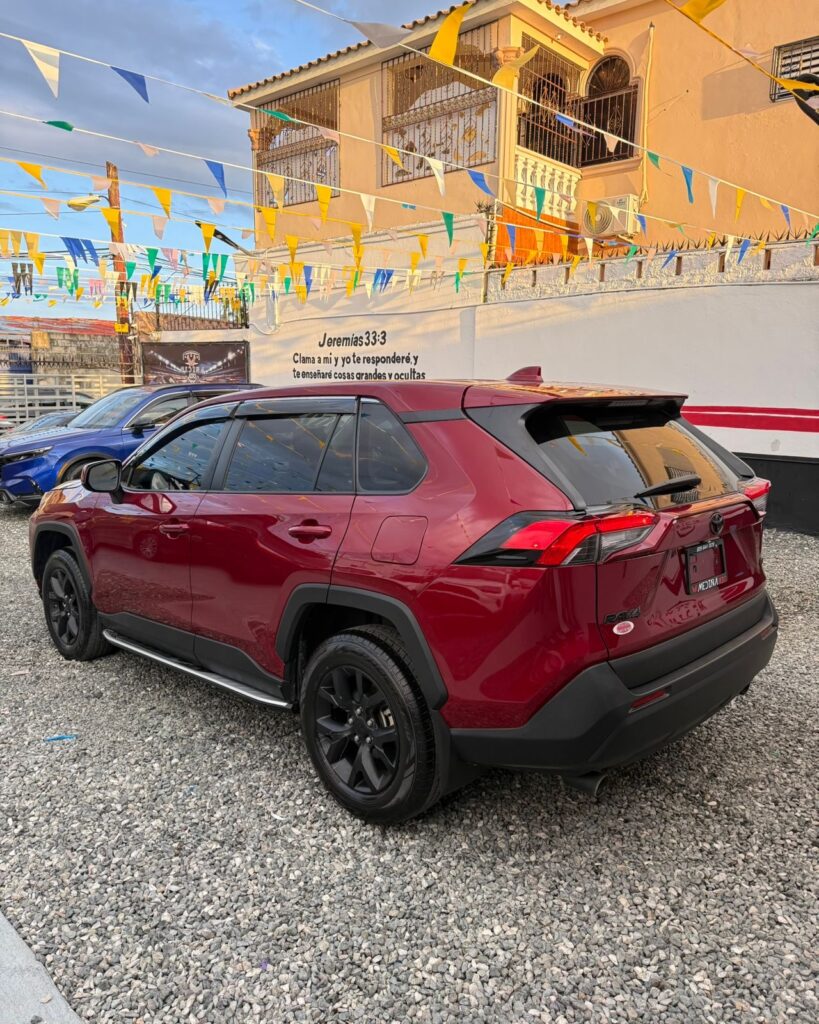 Toyota RAV4 LE Plus 2023