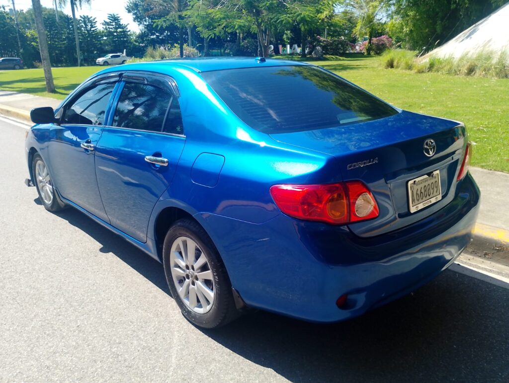 Toyota Corolla LE 2009