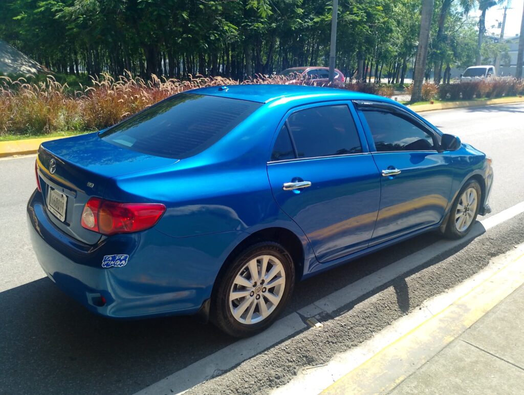 Toyota Corolla LE 2009