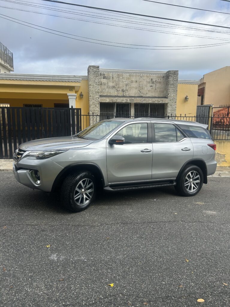 Toyota Fortuner SRV 2020