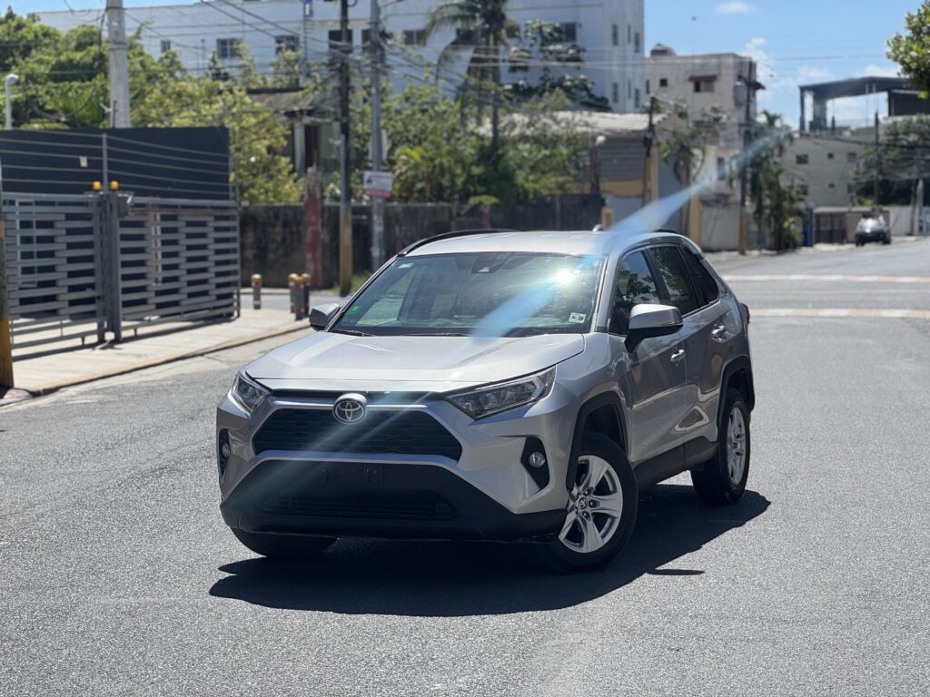 Toyota RAV4 XLE 2021