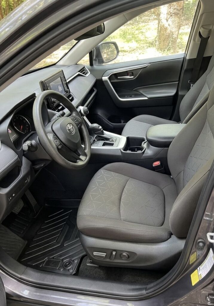 Toyota RAV4 XLE 2021