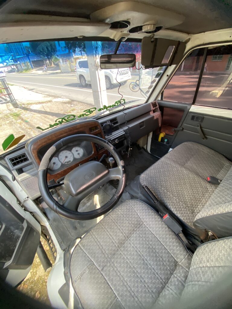 Daihatsu Delta 2006