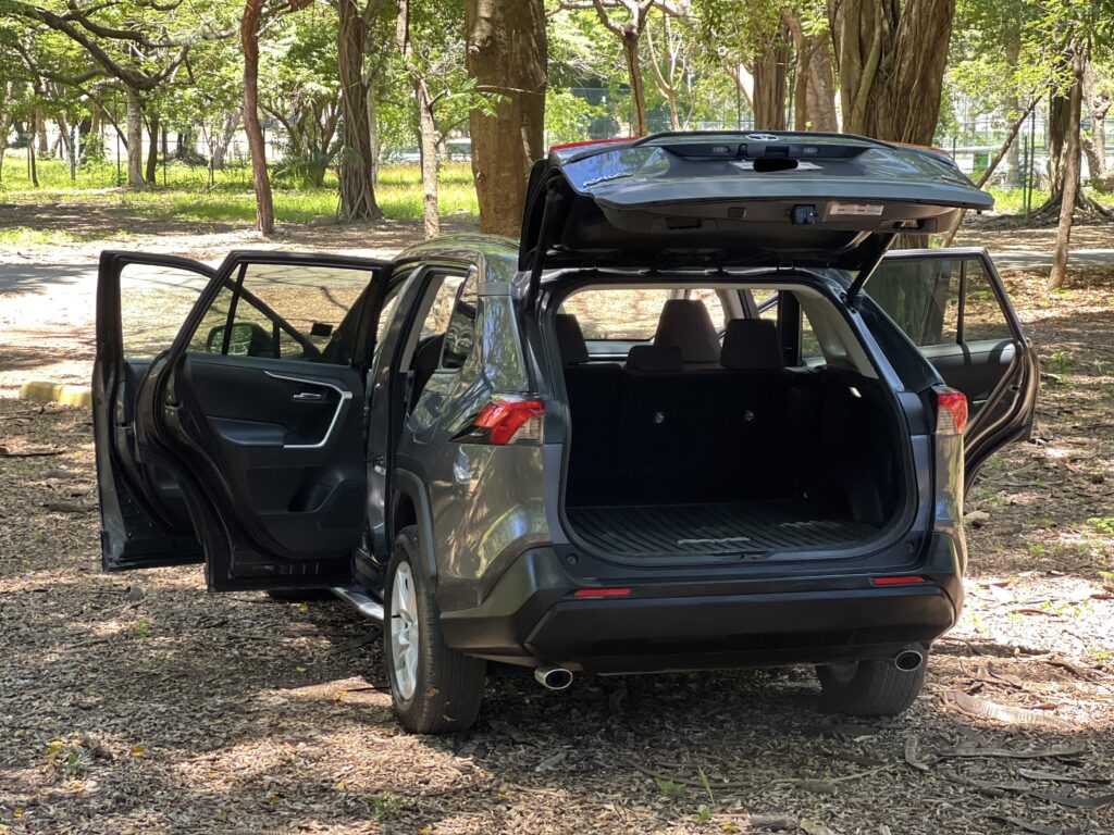 Toyota RAV4 XLE 2022