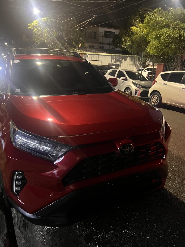 Toyota RAV4 LE 2020