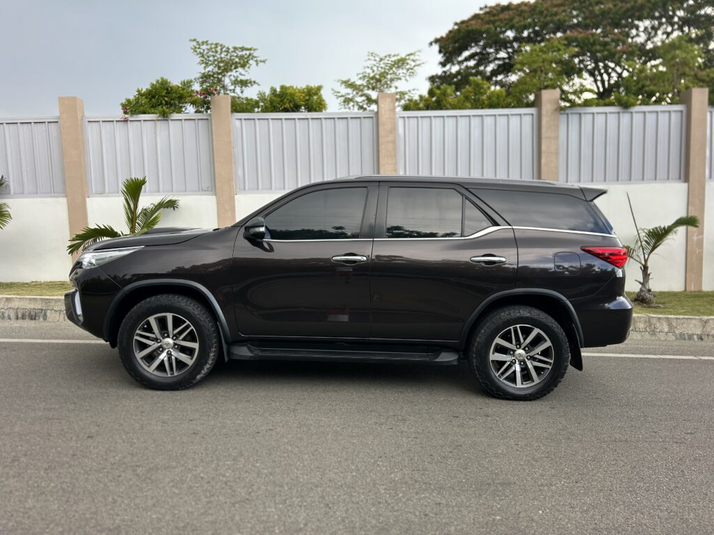 Toyota Fortuner SRV 2017