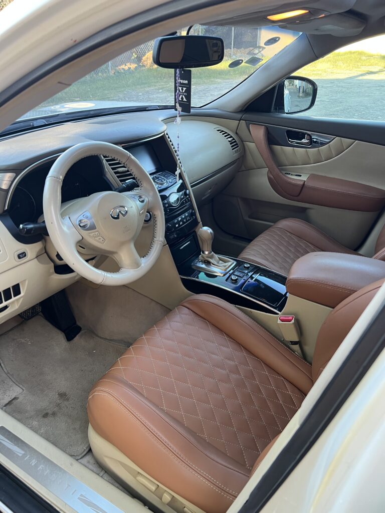 Infiniti QX70 2010