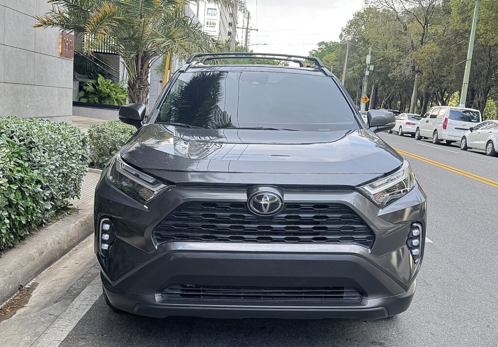 Toyota RAV4 XLE 2023