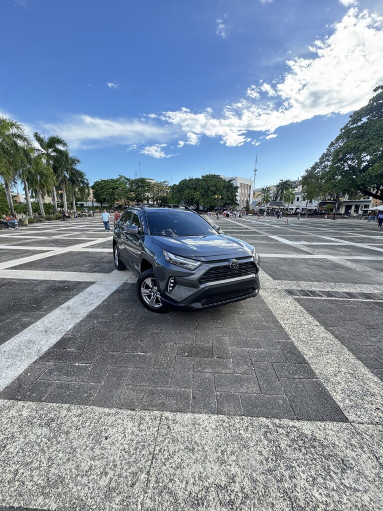 Toyota RAV4 XLE 2023