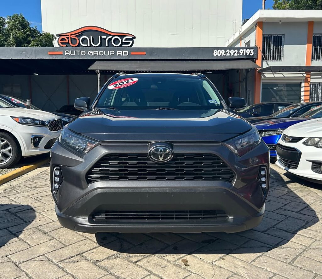 Toyota RAV4 LE 2021