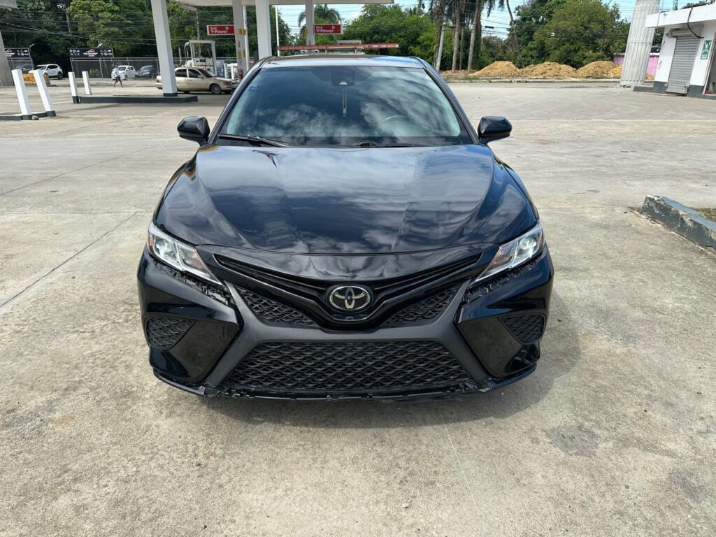 Toyota Camry SE 2019