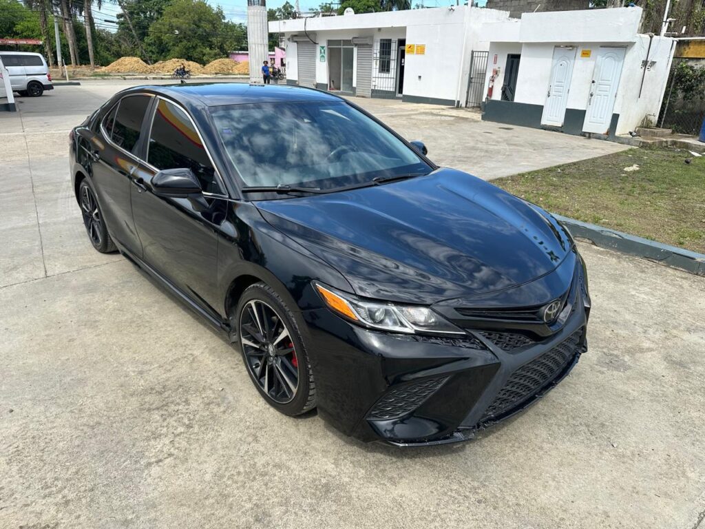Toyota Camry SE 2019