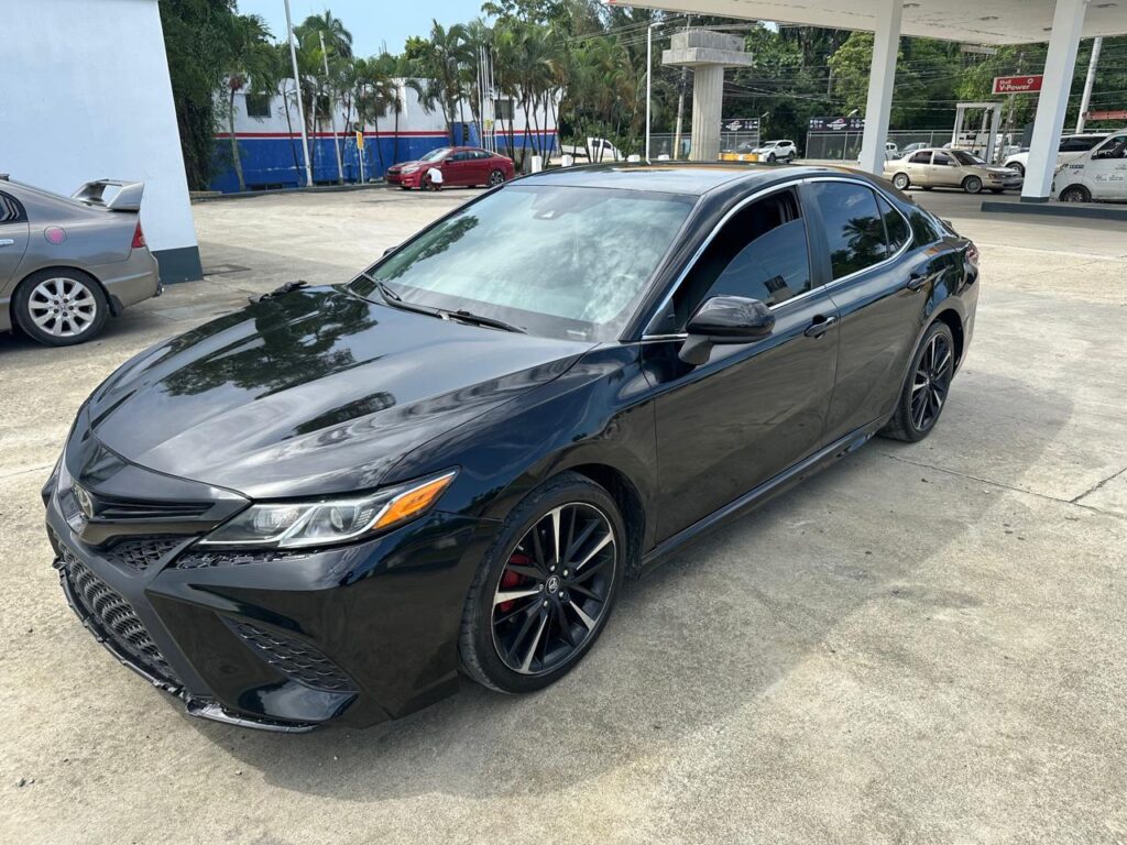 Toyota Camry SE 2019