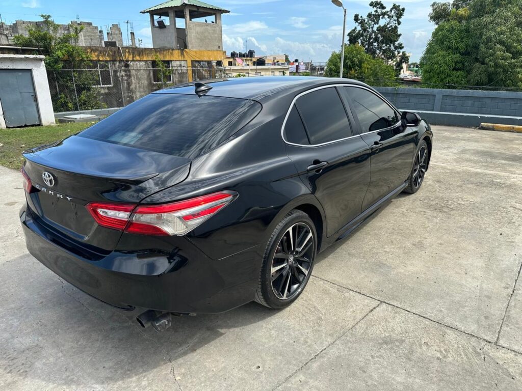 Toyota Camry SE 2019
