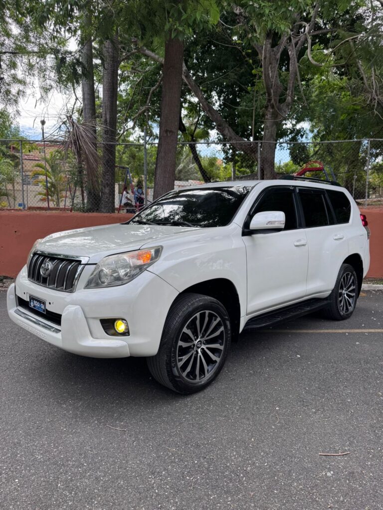 Toyota Land Cruiser Prado 2011