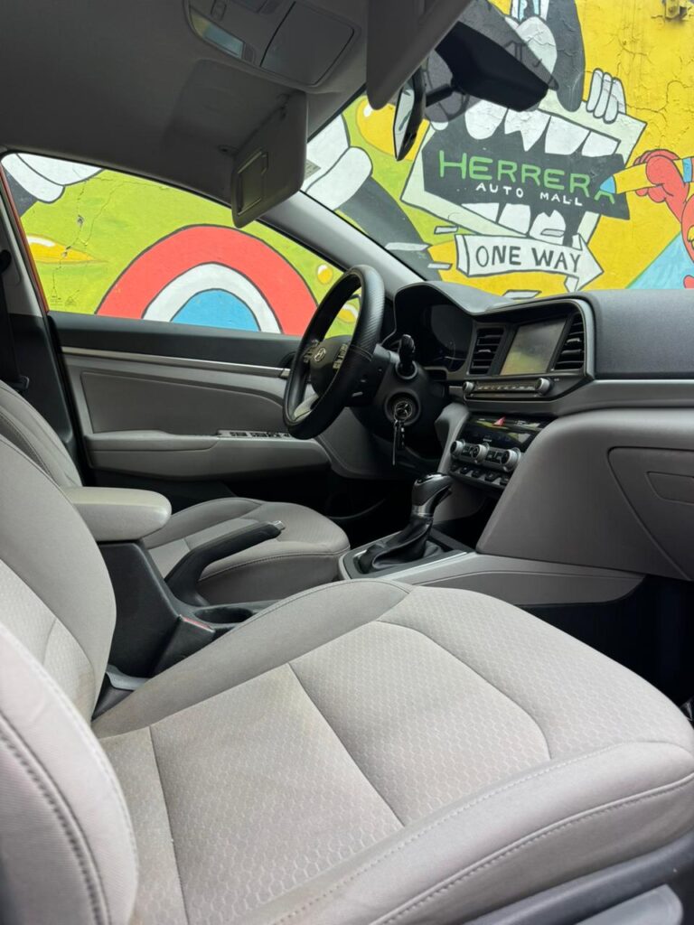 Hyundai Elantra Limited 2020
