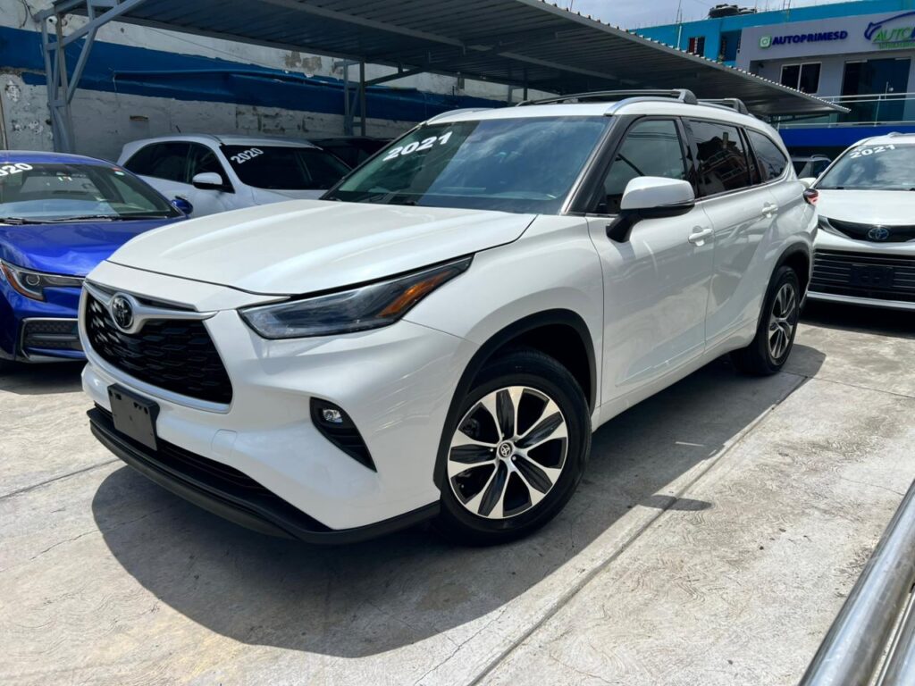 Toyota Highlander XLE 2021