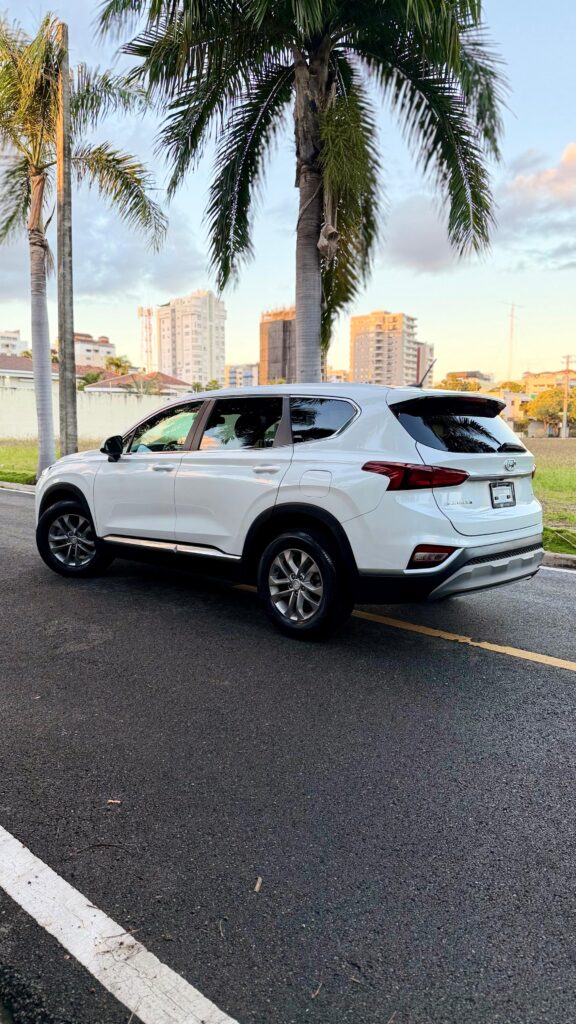 Hyundai Santa Fe SE 2020