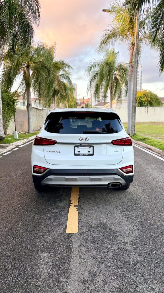 Hyundai Santa Fe SE 2020