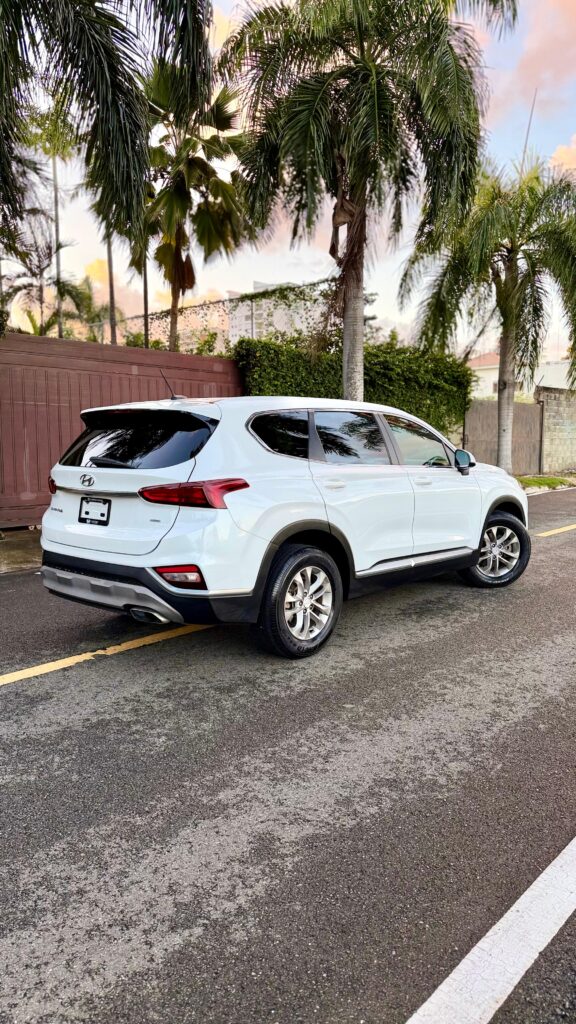 Hyundai Santa Fe SE 2020