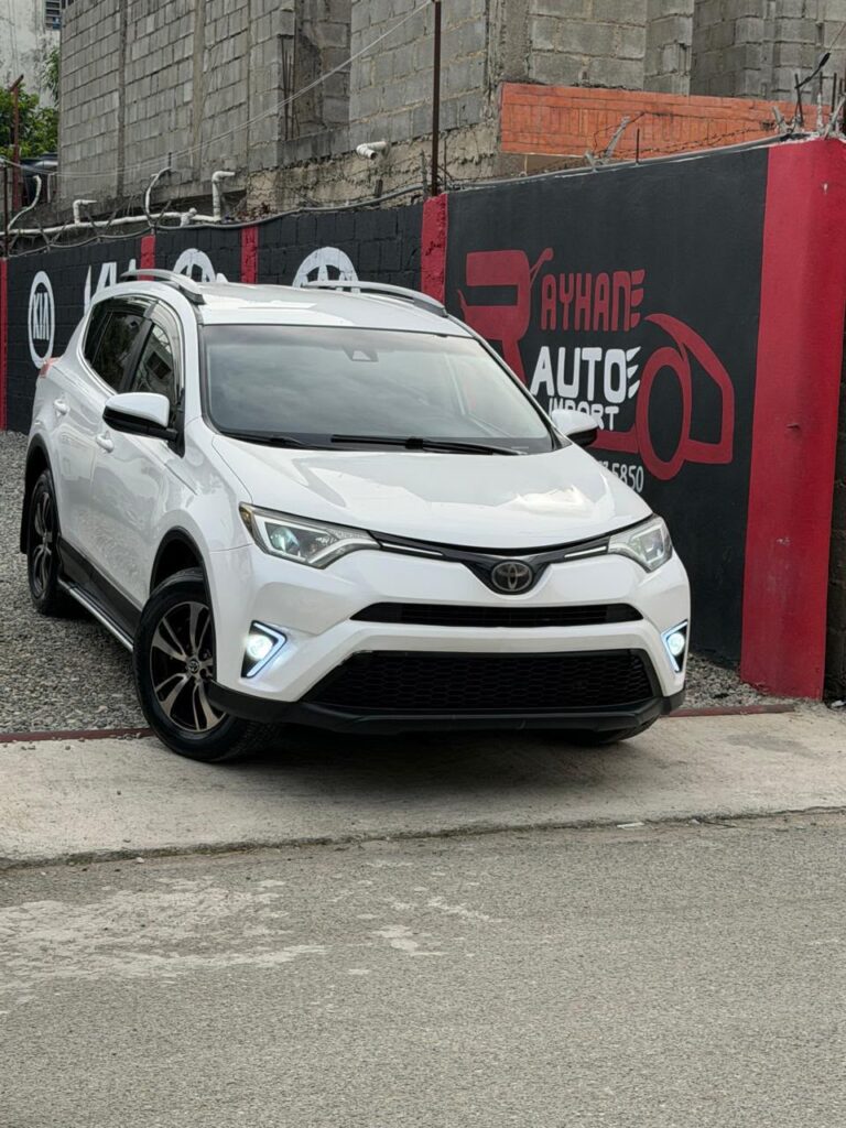 Toyota RAV4 XLE 2018