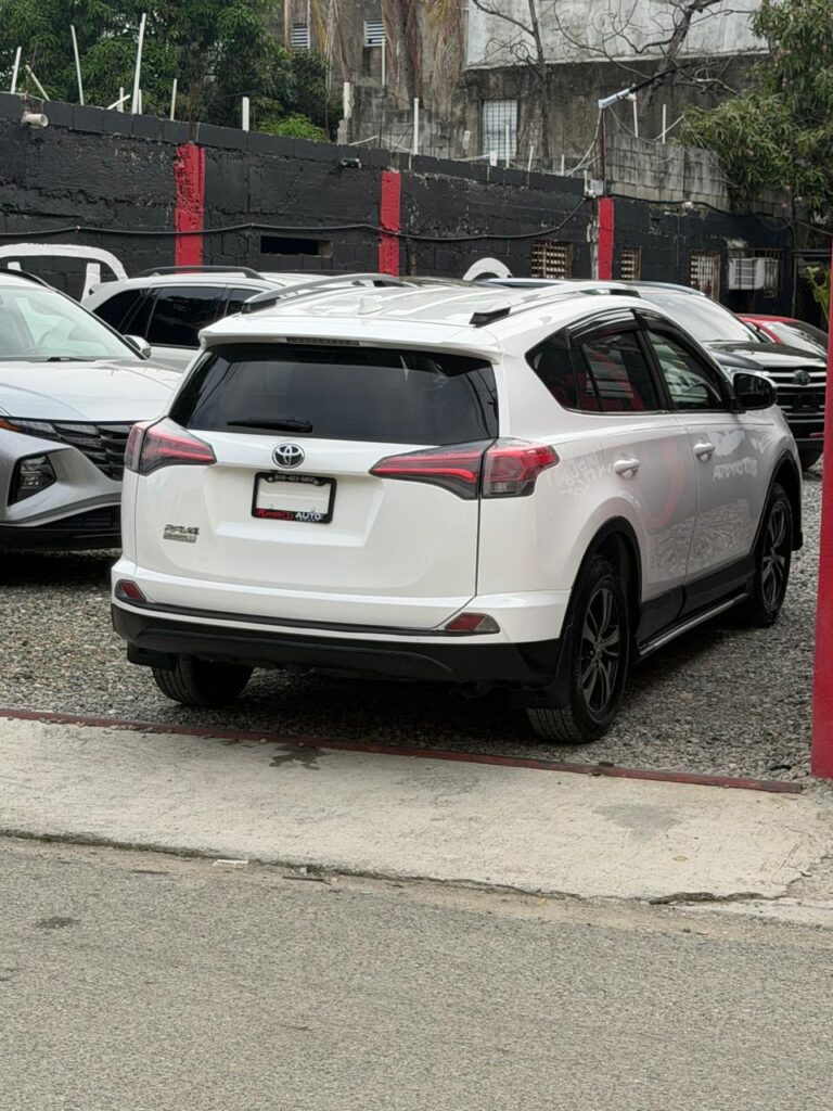 Toyota RAV4 XLE 2018