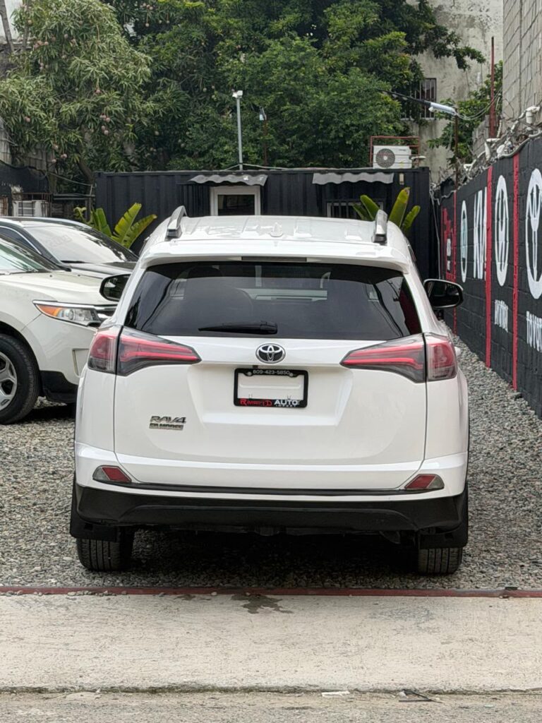 Toyota RAV4 XLE 2018