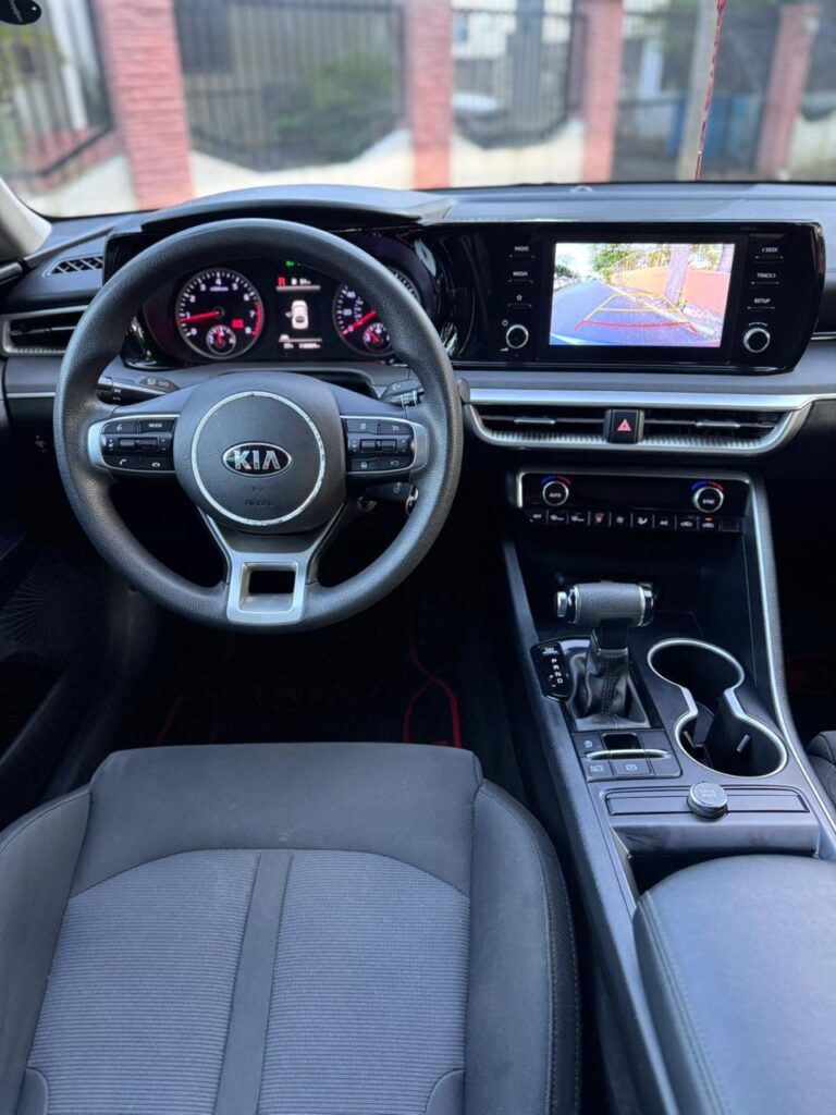 Kia K5 LX 2021