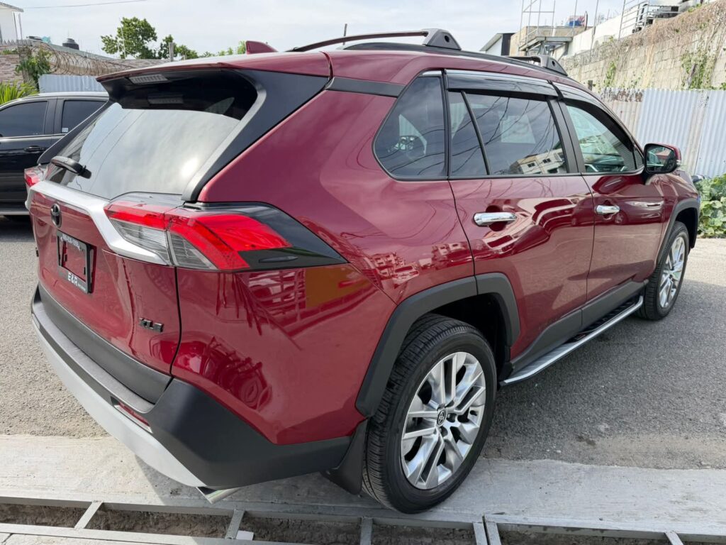 Toyota RAV4 XLE Premium 2024