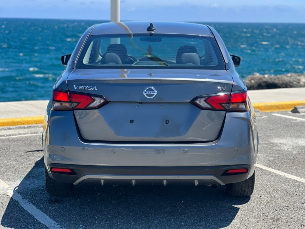 Nissan Versa SV 2021