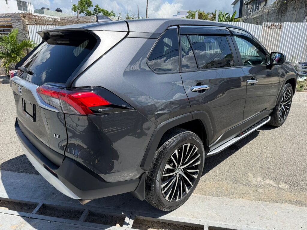 Toyota RAV4 LE Plus 2023