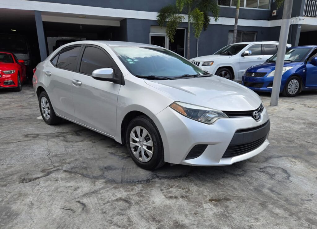 Toyota Corolla LE 2014