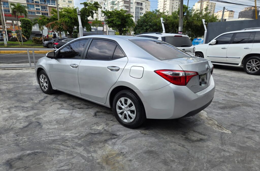 Toyota Corolla LE 2014
