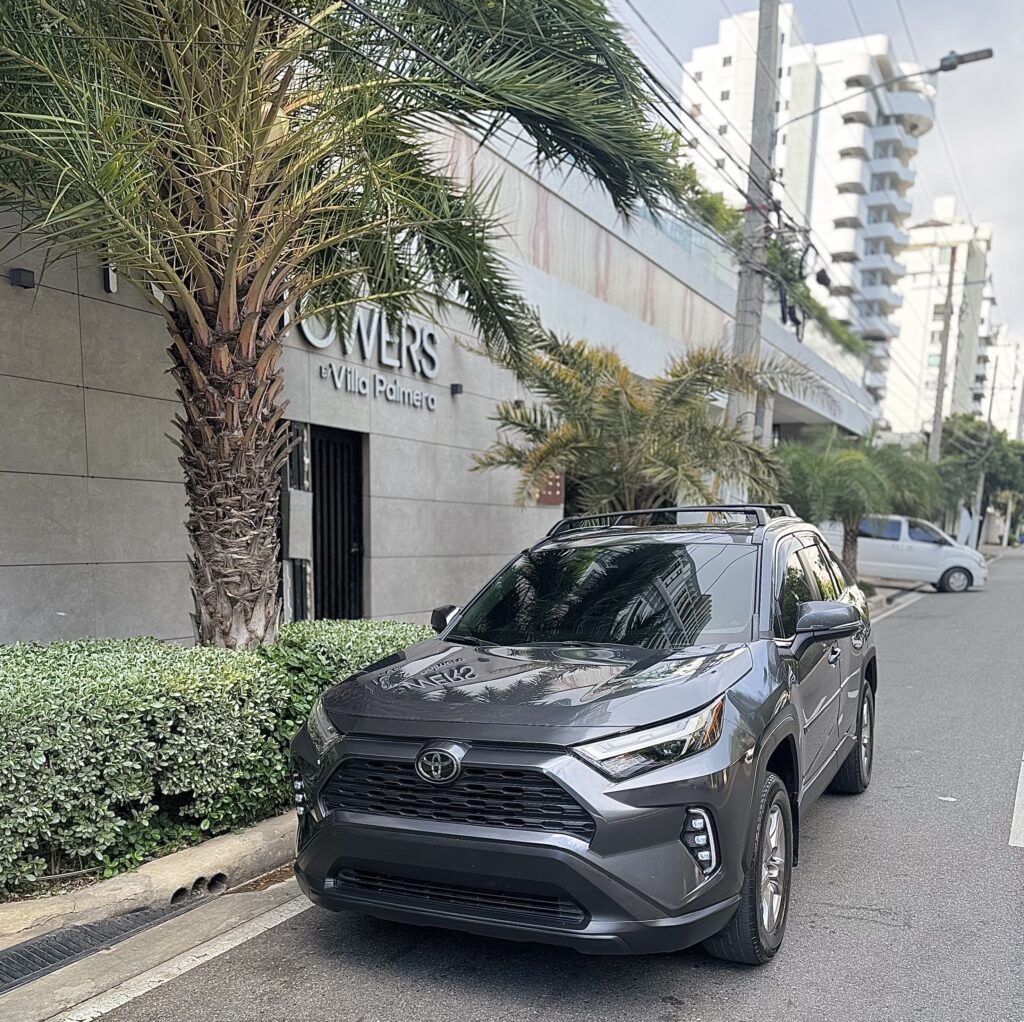 Toyota RAV4 LE 2023